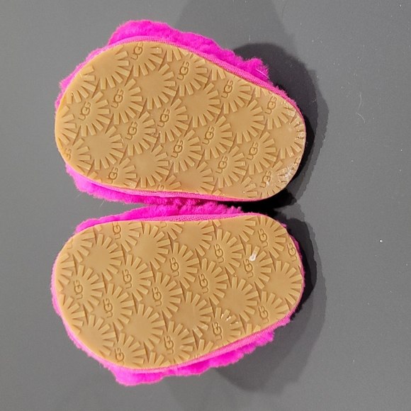 UGG Fluffy Yeah Slides - Picture 4 of 4